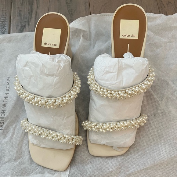 Dolce Vita Pearl Heel - Picture 2 of 6